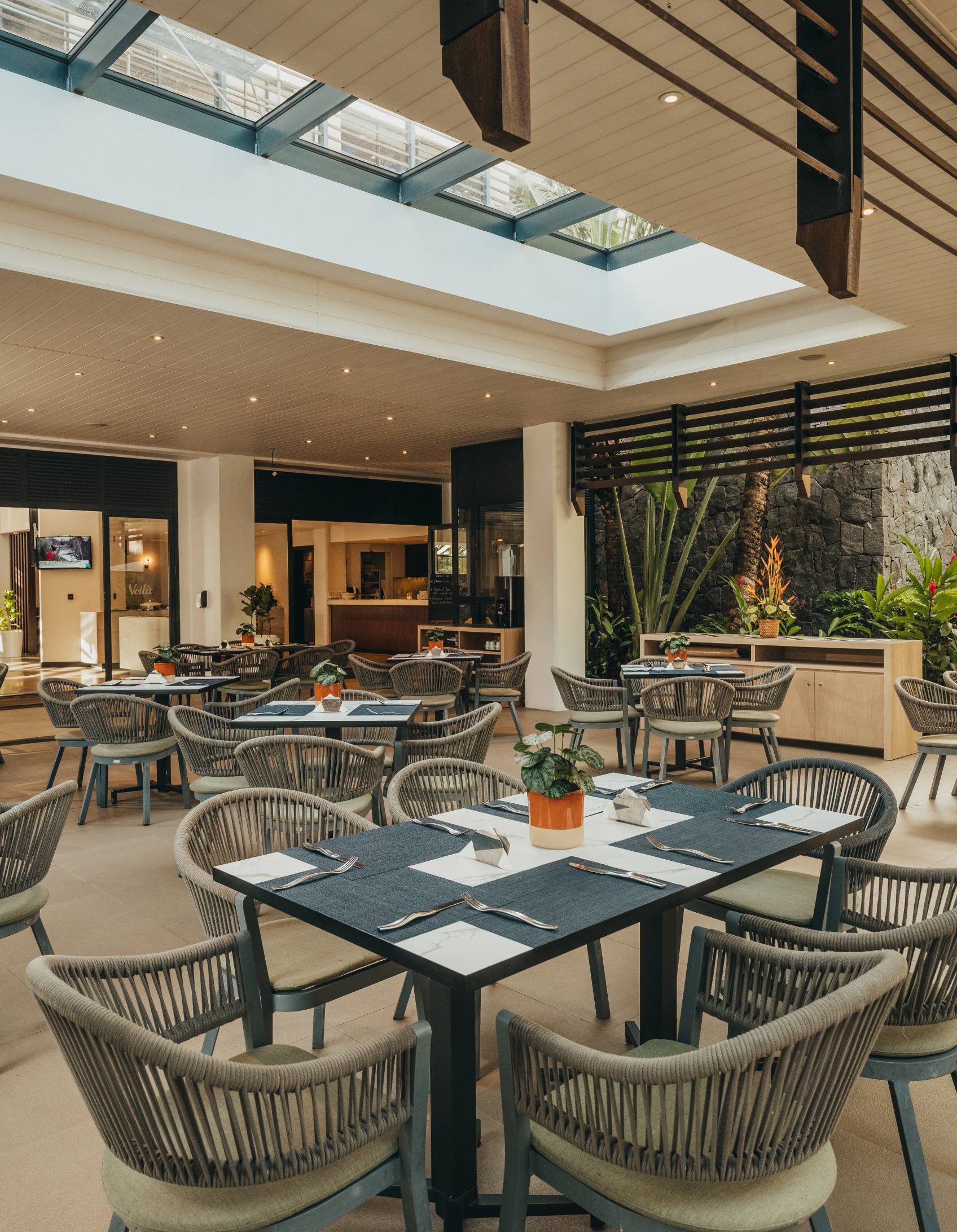 Voila Hotel Restaurant
