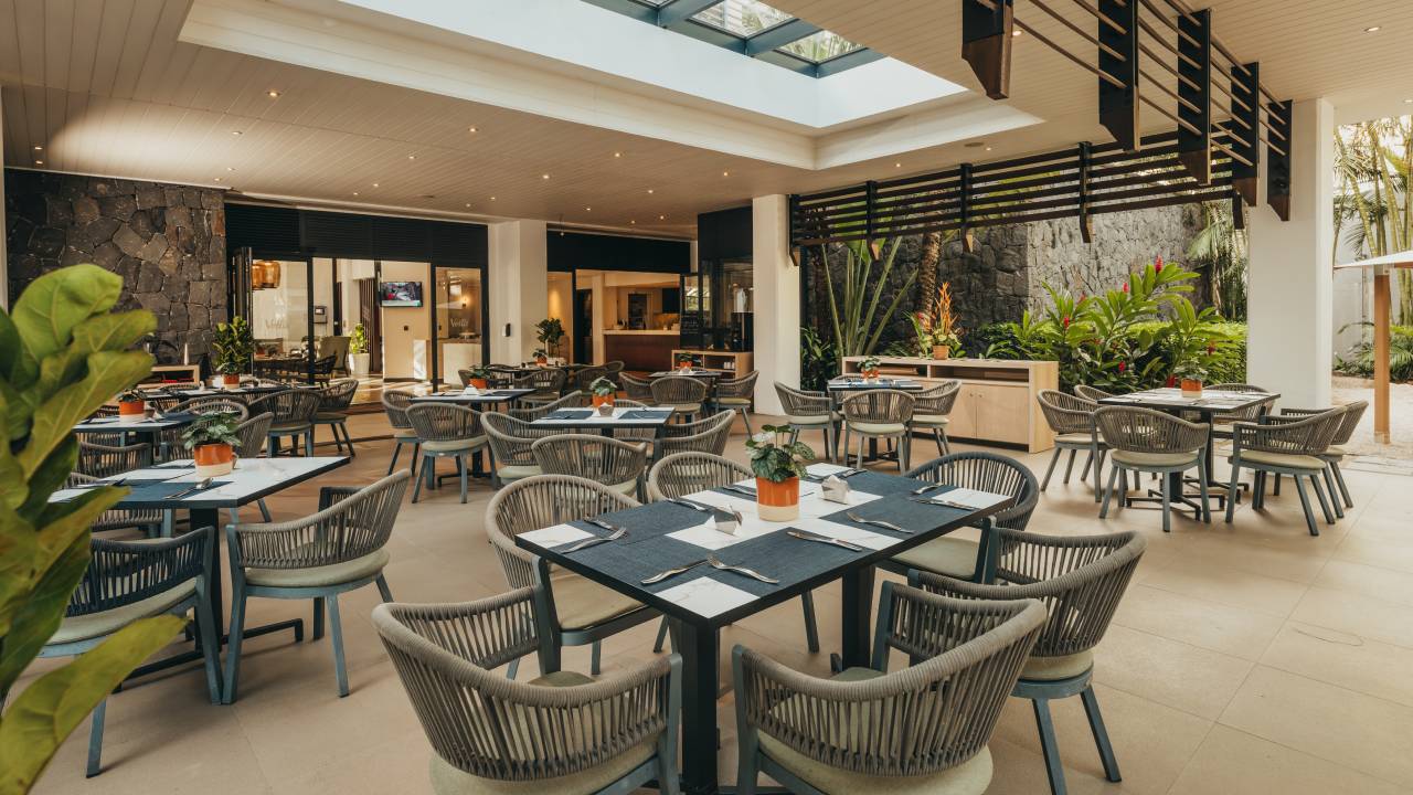 The Best Restaurants and Cafes in Bagatelle: A Foodie's Guide